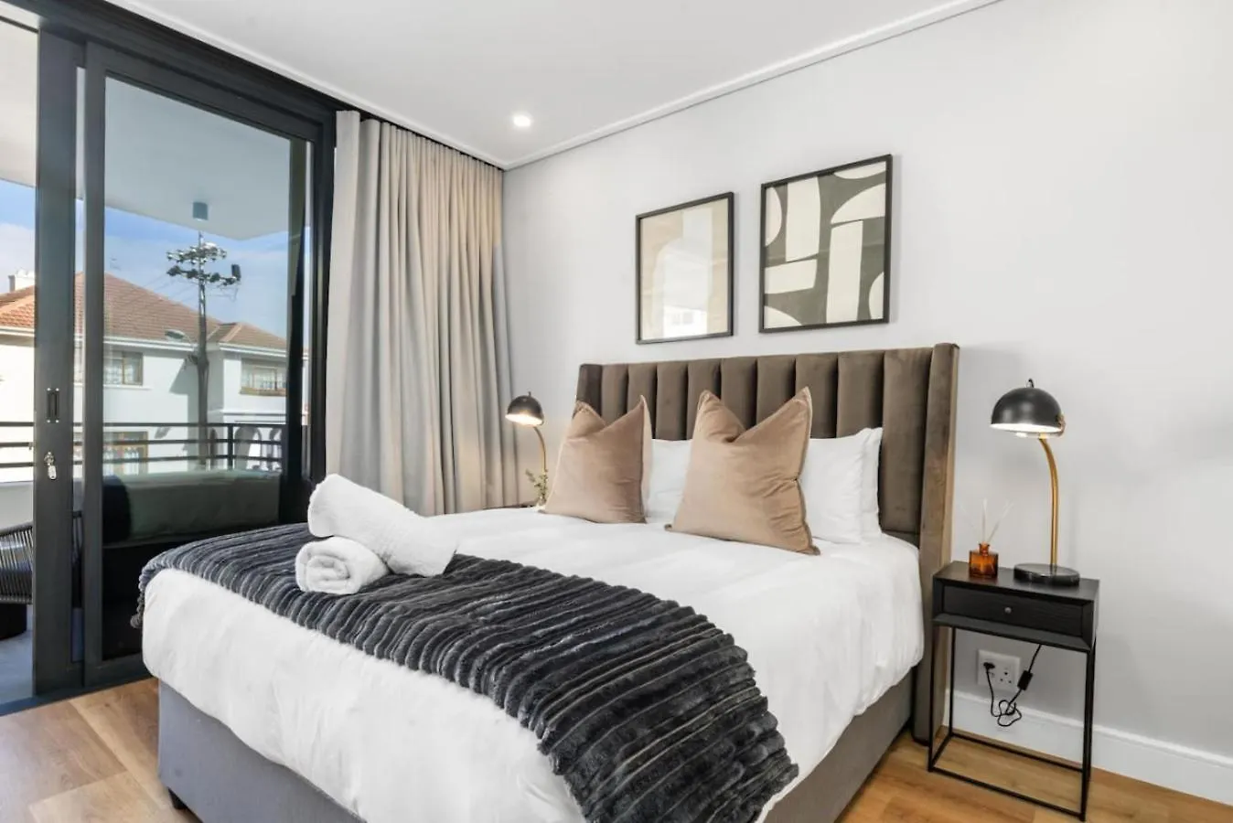 Coastal Luxe 1-Bed Escape contacts
